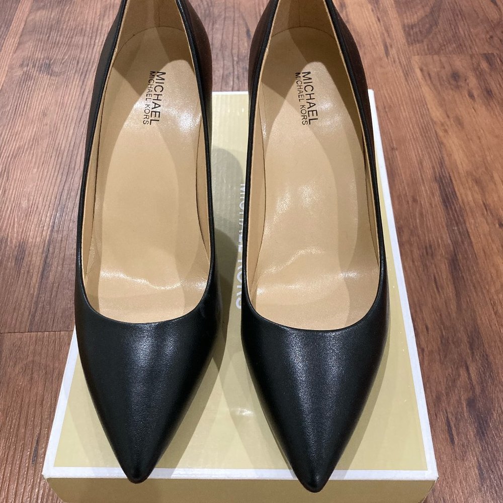 NWT Michael Kors MK-Flex Black Mid Pumps 7.5